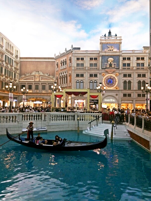 月映澳门情，李明海边眺望故乡